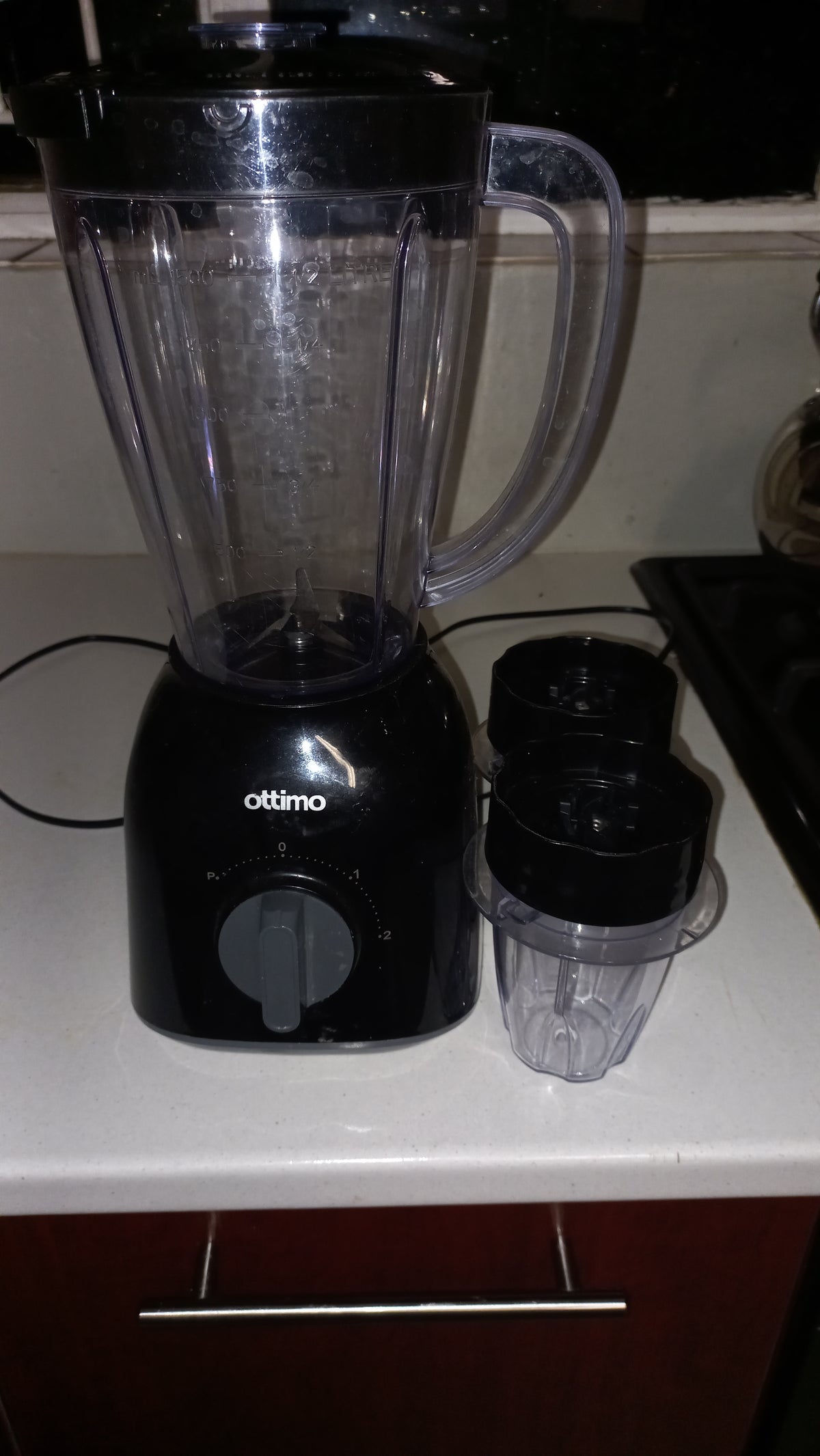 Ottimo 2-in-1 blender set with large jug and grinder cup attachments on kitchen counter